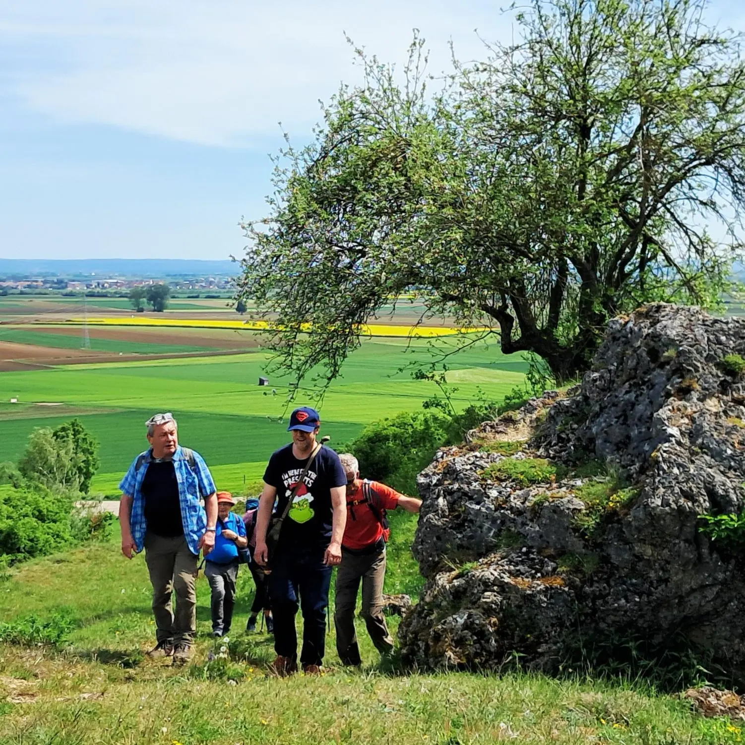 © 20260510_114447 Aufstieg zum Felsen