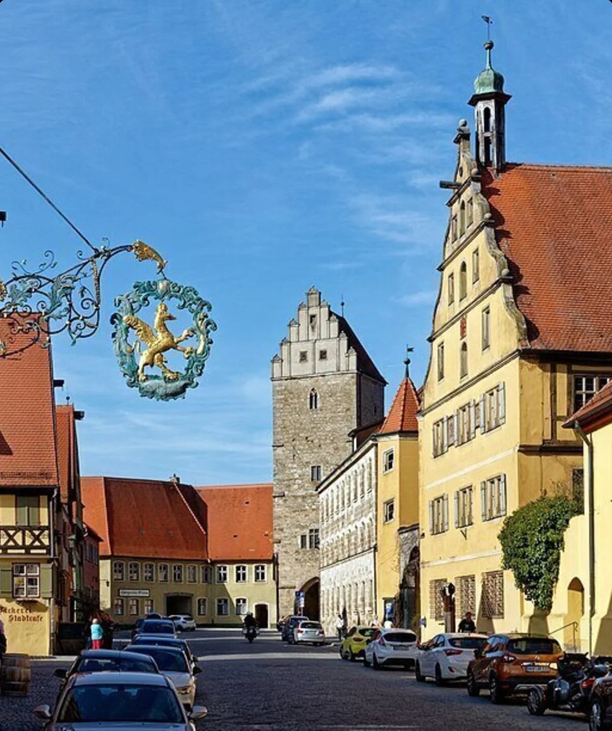 © Holger Uwe Schmitt, CC BY-SA 4.0 <https://creativecommons.org/licenses/by-sa/4.0>, via Wikimedia Commons