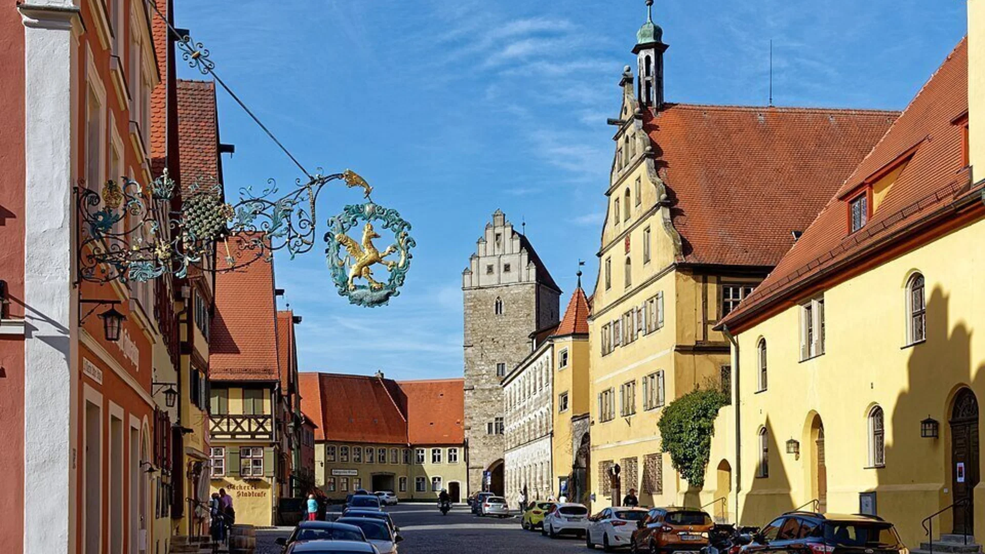 © Holger Uwe Schmitt, CC BY-SA 4.0 <https://creativecommons.org/licenses/by-sa/4.0>, via Wikimedia Commons