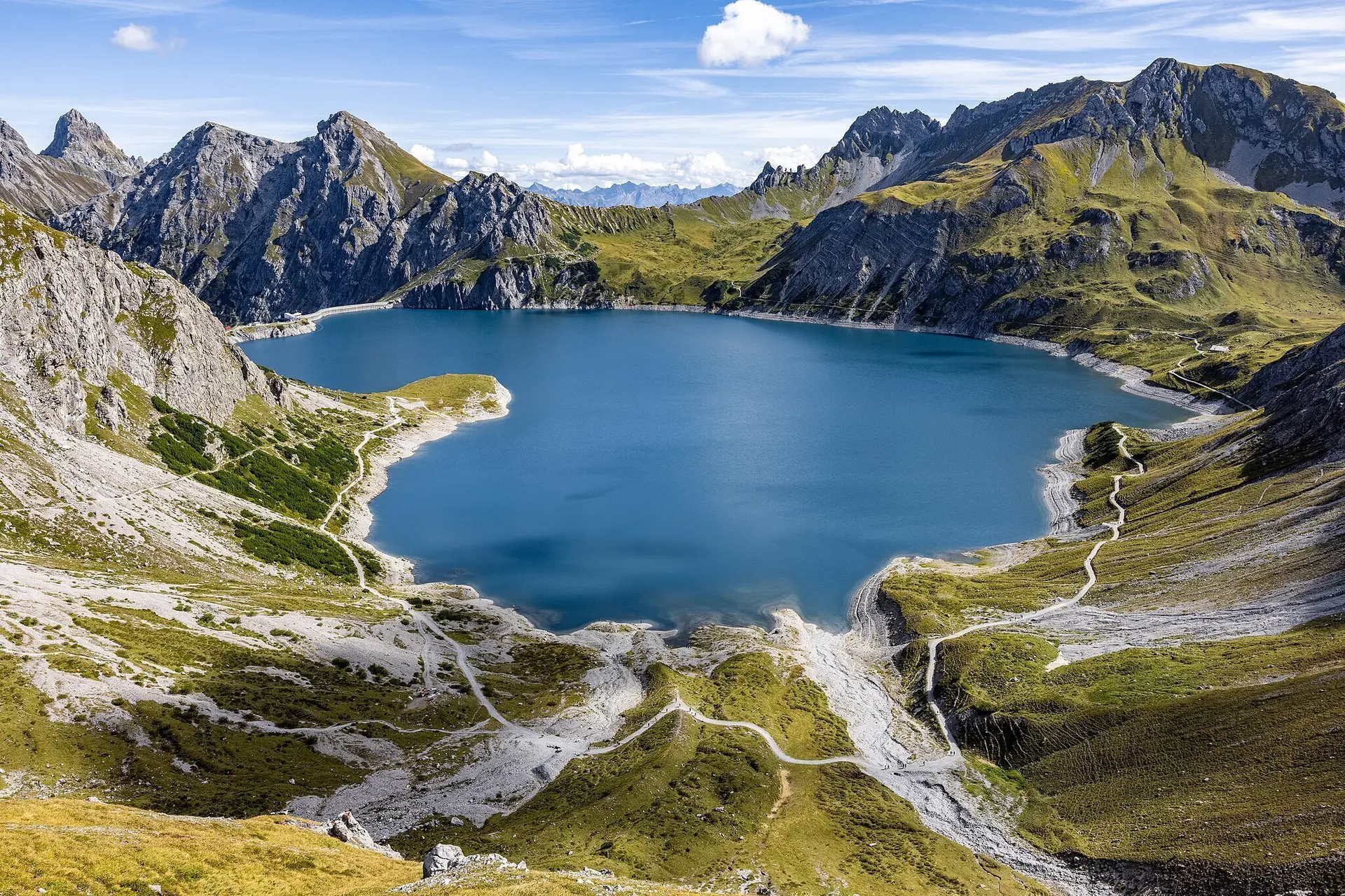 © Herbert Heim, CC BY-SA 4.0 <https://creativecommons.org/licenses/by-sa/4.0>, via Wikimedia Commons