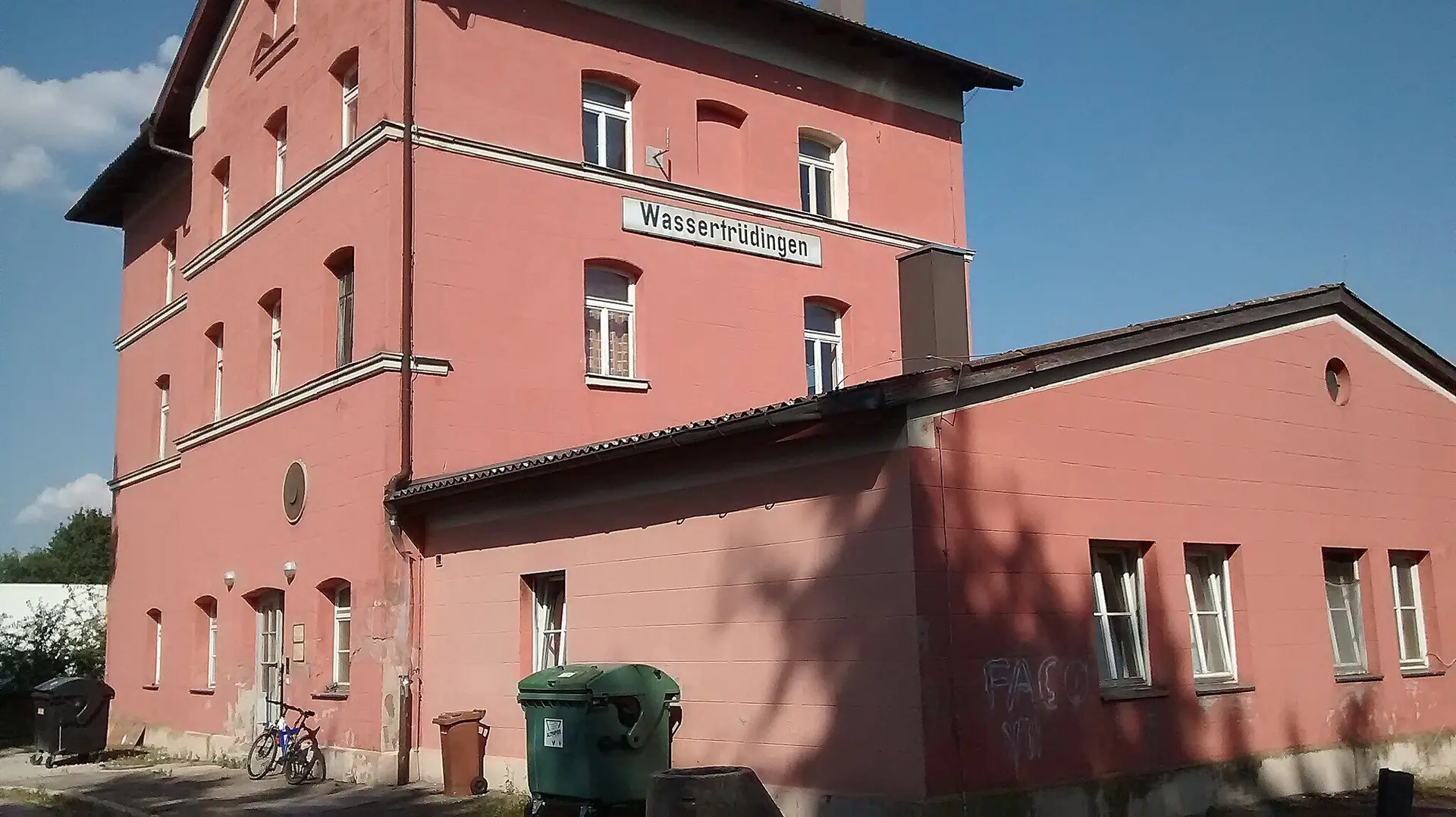 © Flodur63, CC BY-SA 4.0 <https://creativecommons.org/licenses/by-sa/4.0>, via Wikimedia Commons