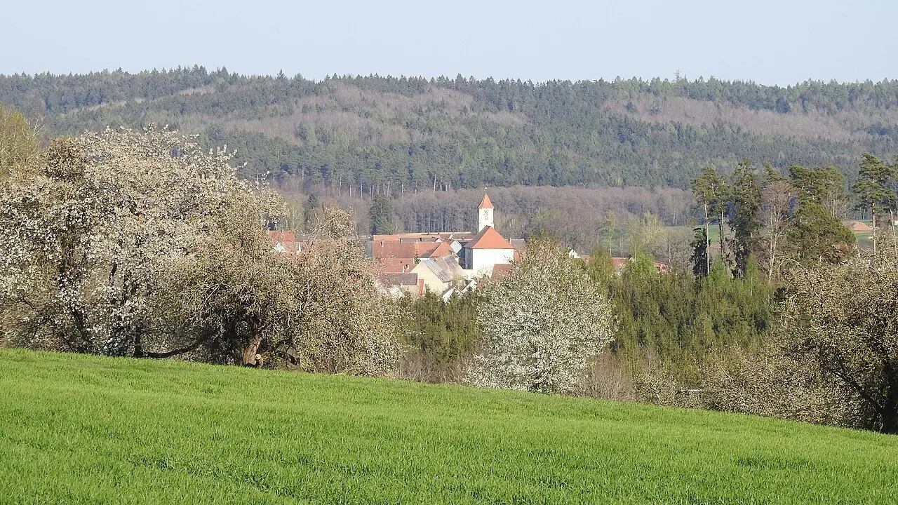 © Flodur63, CC BY-SA 4.0 <https://creativecommons.org/licenses/by-sa/4.0>, via Wikimedia Commons